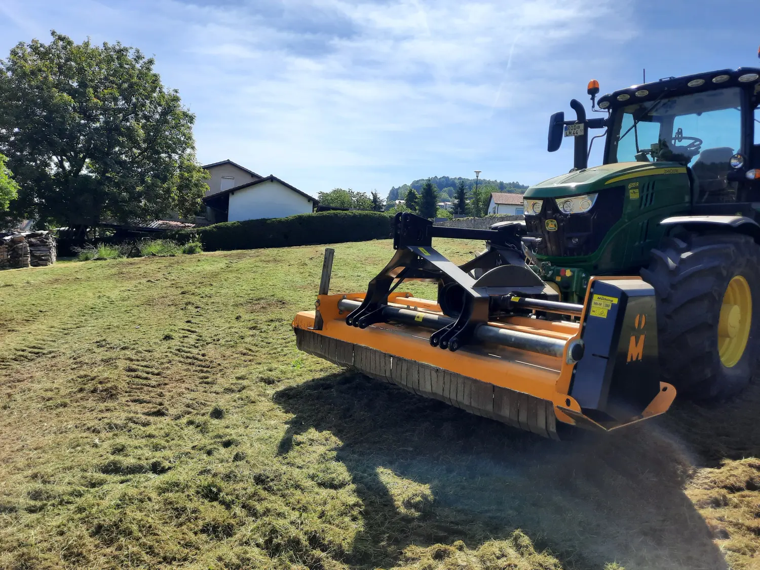 Mulchen - Arbeiten von Lohnunternehmen Meier